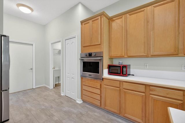257 Johns Glen Dr, St Johns, FL 32259