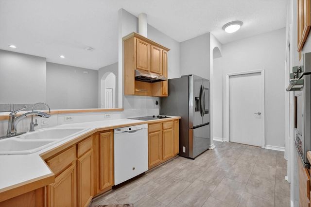 257 Johns Glen Dr, St Johns, FL 32259