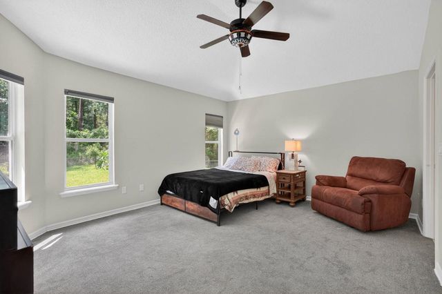 257 Johns Glen Dr, St Johns, FL 32259