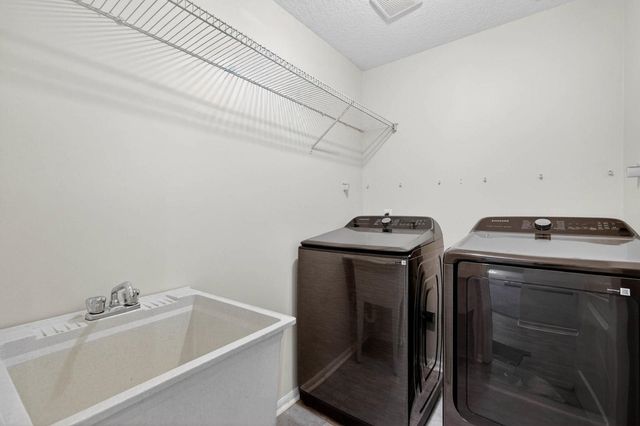 257 Johns Glen Dr, St Johns, FL 32259