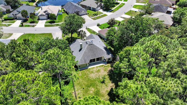 257 Johns Glen Dr, St Johns, FL 32259