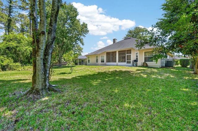 257 Johns Glen Dr, St Johns, FL 32259