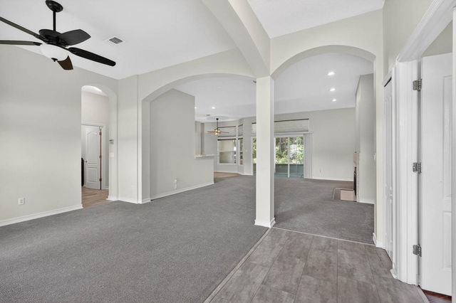 257 Johns Glen Dr, St Johns, FL 32259