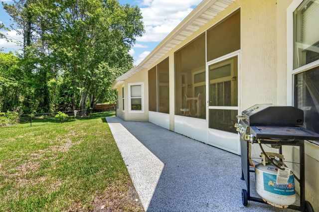 257 Johns Glen Dr, St Johns, FL 32259