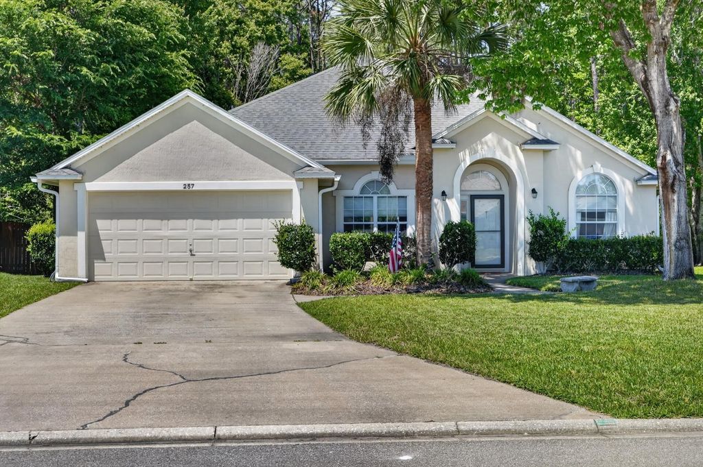 257 Johns Glen Dr, St Johns, FL 32259