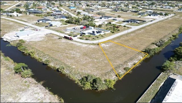 1902 NE 12th LN, Cape Coral, FL 33909