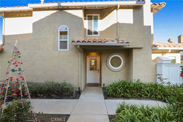 27412 Iris Ave, Mission Viejo, CA 92692