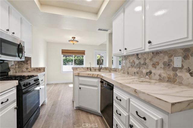 27412 Iris Ave, Mission Viejo, CA 92692