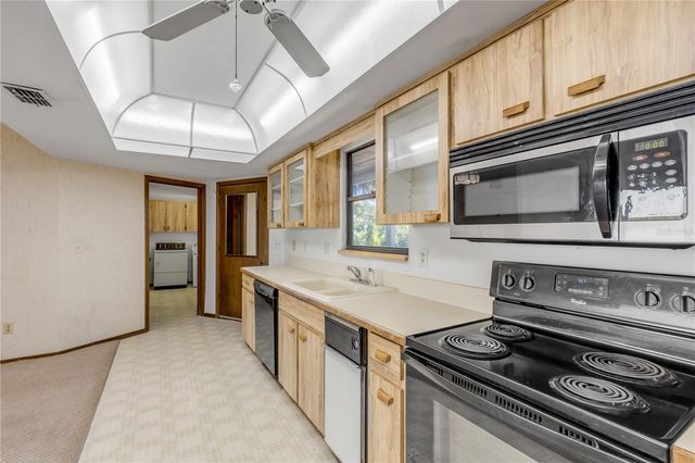 824 EEL AVENUE, New Smyrna Beach, FL 32169