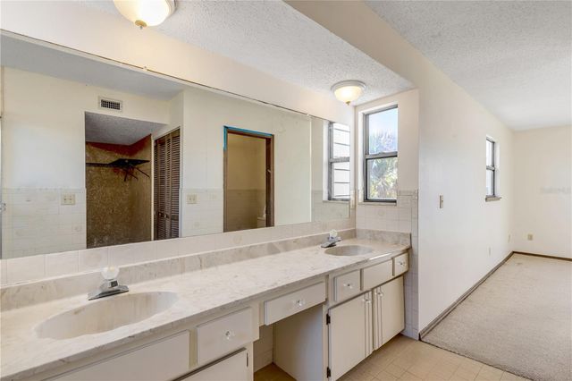 824 EEL AVENUE, New Smyrna Beach, FL 32169