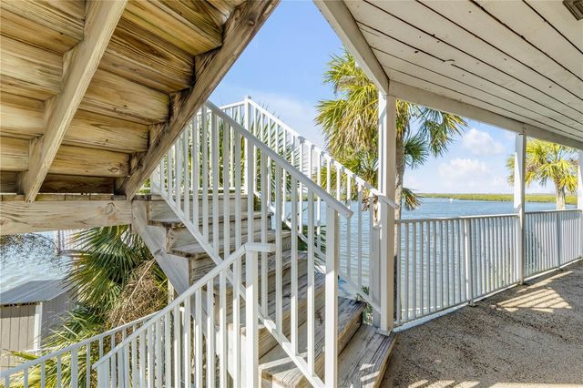 824 EEL AVENUE, New Smyrna Beach, FL 32169