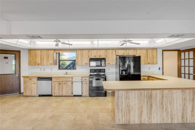 824 EEL AVENUE, New Smyrna Beach, FL 32169