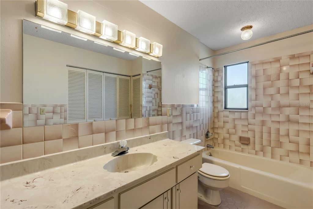 Image 18 of property listing at 824 EEL AVENUE, New Smyrna Beach, FL 32169