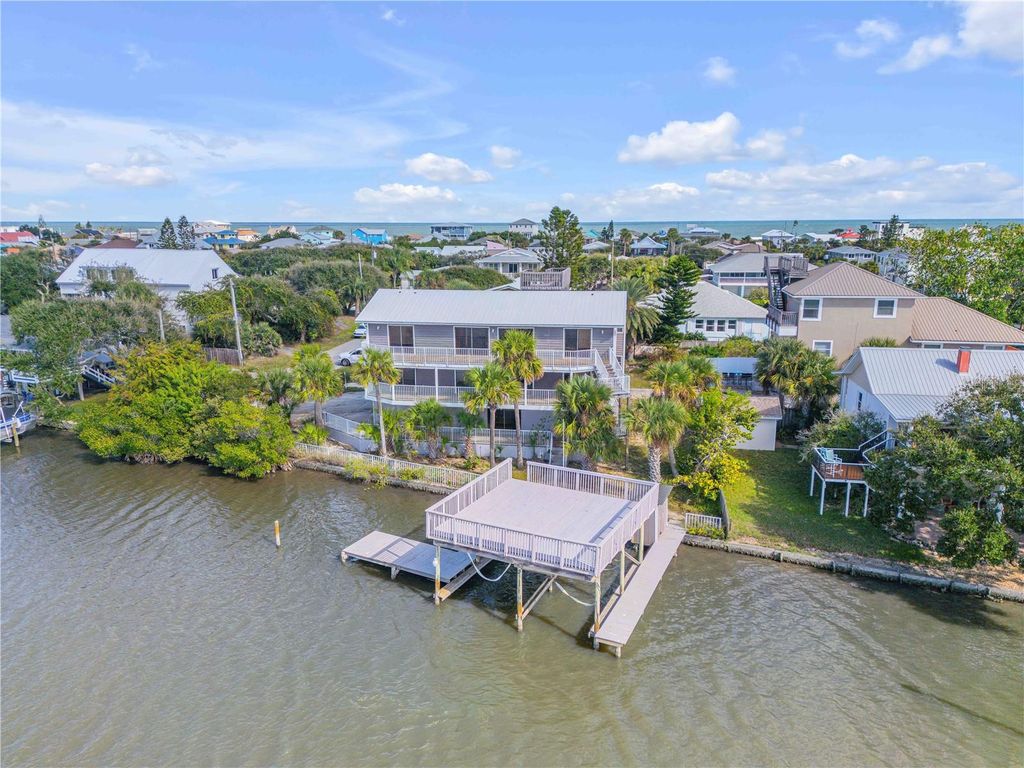 Image 3 of property listing at 824 EEL AVENUE, New Smyrna Beach, FL 32169