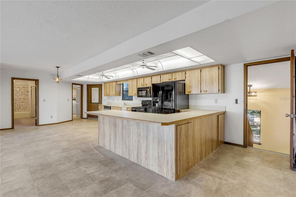 Image 4 of property listing at 824 EEL AVENUE, New Smyrna Beach, FL 32169
