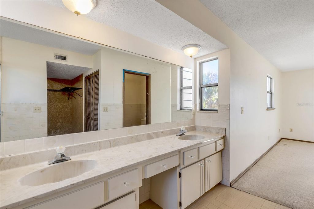 Image 35 of property listing at 824 EEL AVENUE, New Smyrna Beach, FL 32169