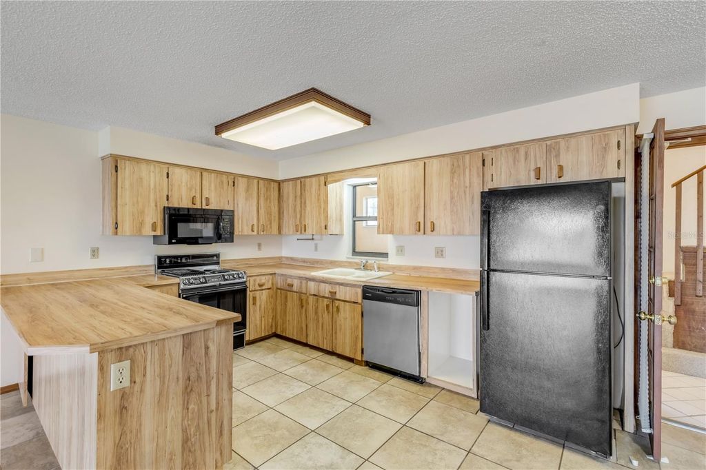 Image 36 of property listing at 824 EEL AVENUE, New Smyrna Beach, FL 32169