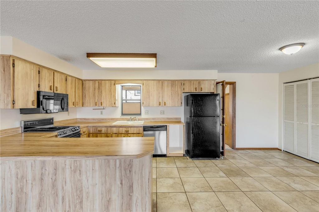 Image 40 of property listing at 824 EEL AVENUE, New Smyrna Beach, FL 32169