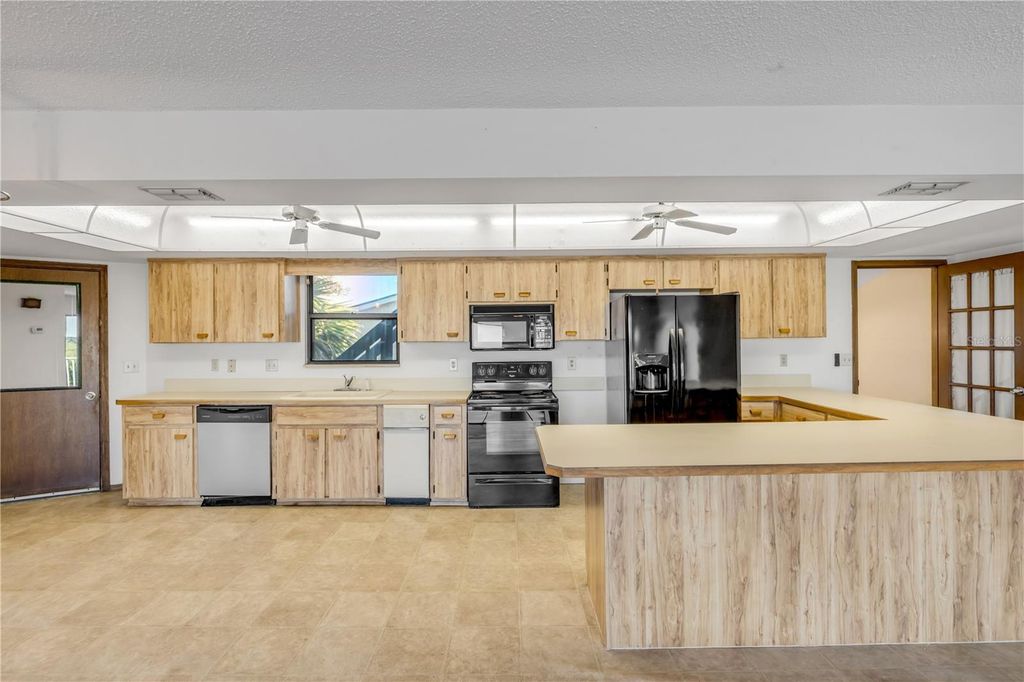 Image 8 of property listing at 824 EEL AVENUE, New Smyrna Beach, FL 32169