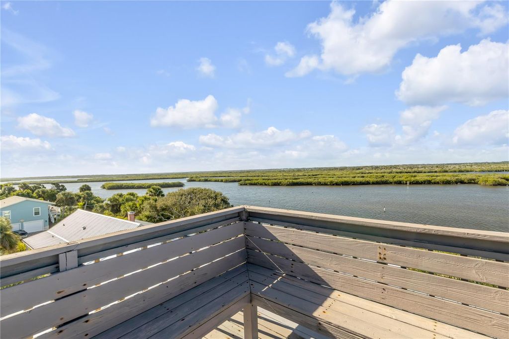 Image 77 of property listing at 824 EEL AVENUE, New Smyrna Beach, FL 32169