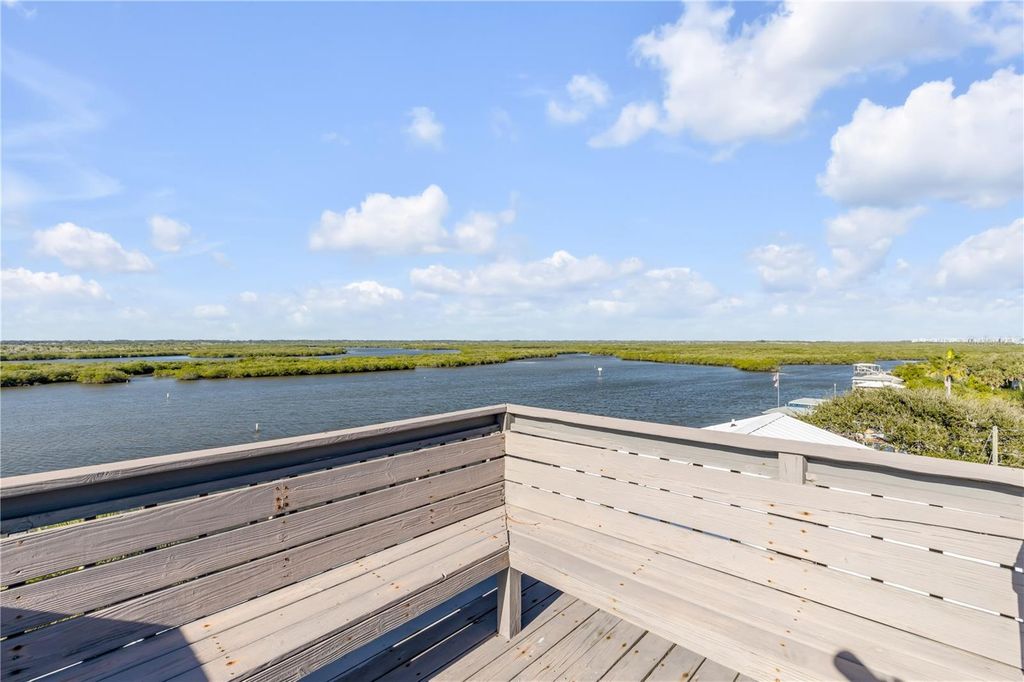 Image 80 of property listing at 824 EEL AVENUE, New Smyrna Beach, FL 32169