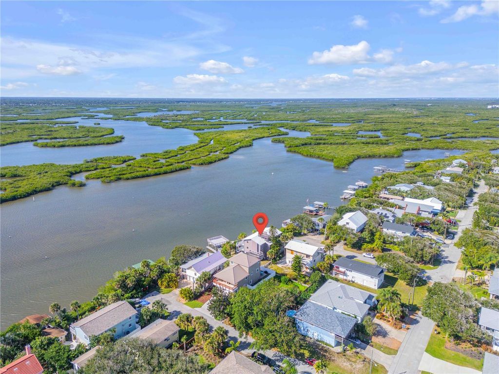 Image 91 of property listing at 824 EEL AVENUE, New Smyrna Beach, FL 32169