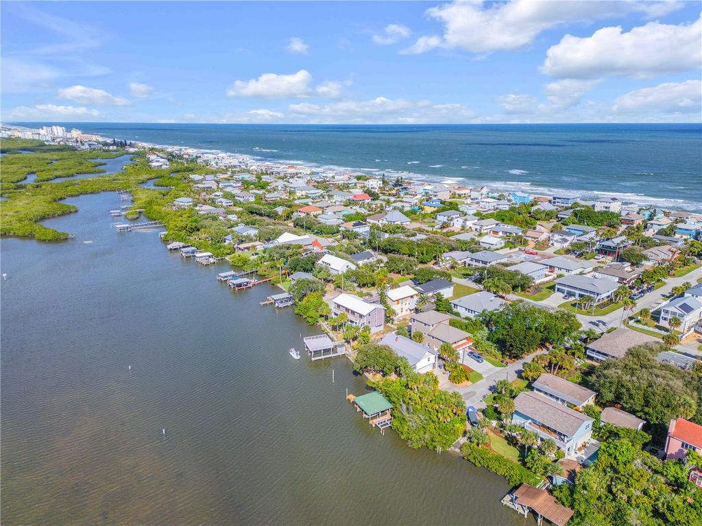Image 92 of property listing at 824 EEL AVENUE, New Smyrna Beach, FL 32169