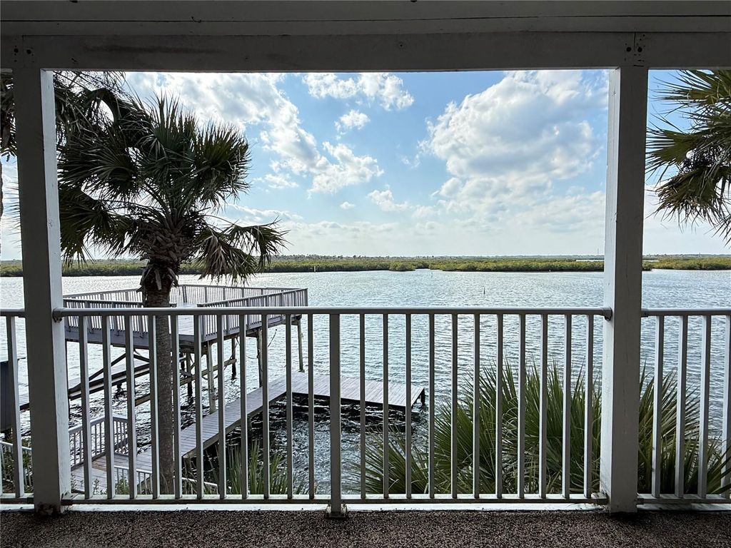 Image 98 of property listing at 824 EEL AVENUE, New Smyrna Beach, FL 32169