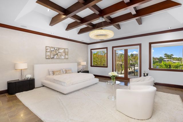 2325 NE 27th Street, Lighthouse Point, FL 33064