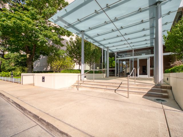 500 W Superior Street 1113, Chicago, IL 60654
