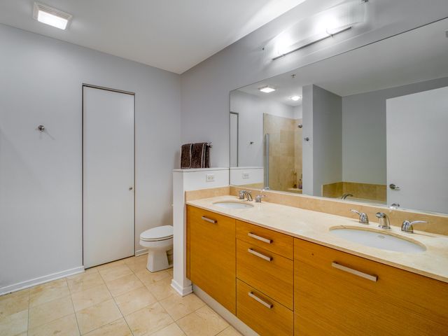 500 W Superior Street 1113, Chicago, IL 60654