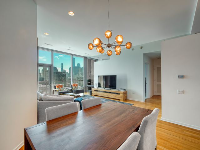 500 W Superior Street 1113, Chicago, IL 60654
