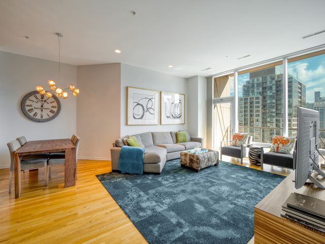 500 W Superior Street 1113, Chicago, IL 60654