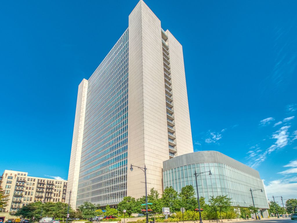 500 W Superior Street 1113, Chicago, IL 60654