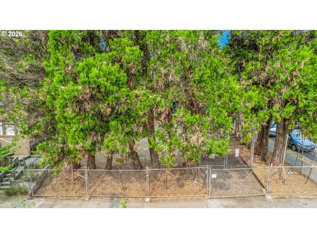 2880 Se STARK St, Portland, OR 97214