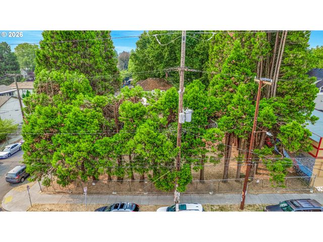 2880 Se STARK St, Portland, OR 97214