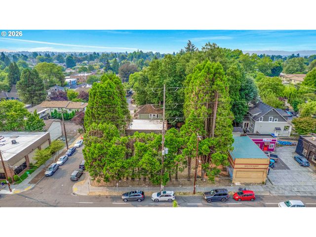 2880 Se STARK St, Portland, OR 97214