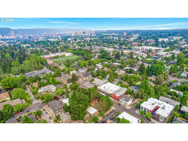 2880 Se STARK St, Portland, OR 97214
