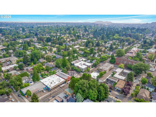 2880 Se STARK St, Portland, OR 97214