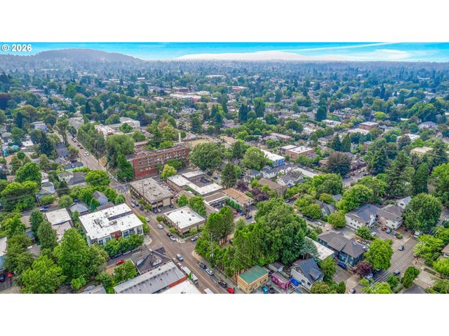2880 Se STARK St, Portland, OR 97214