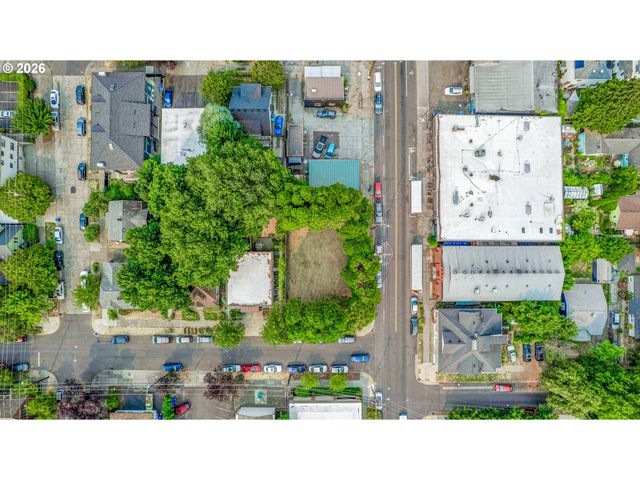 2880 Se STARK St, Portland, OR 97214