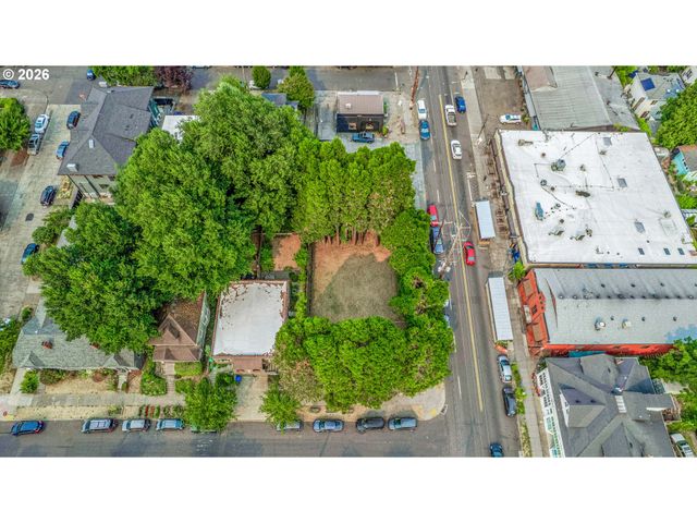 2880 Se STARK St, Portland, OR 97214