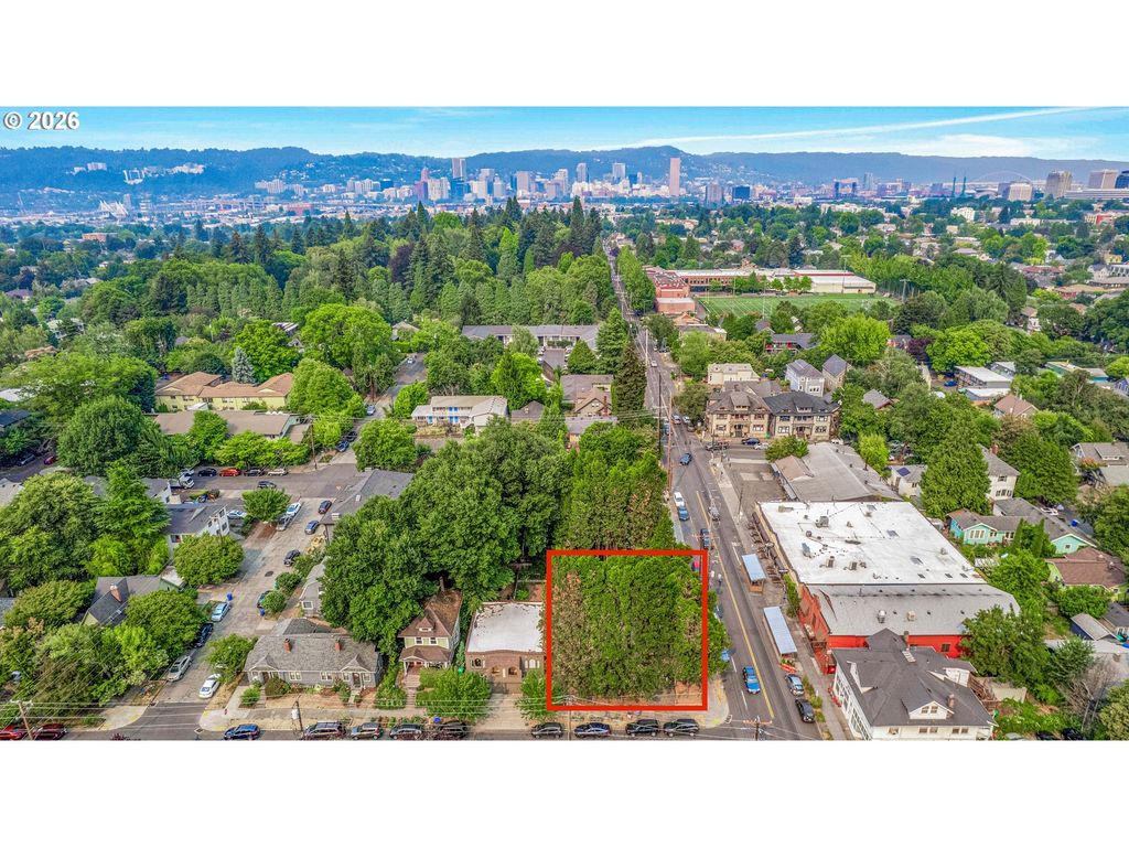2880 Se STARK St, Portland, OR 97214