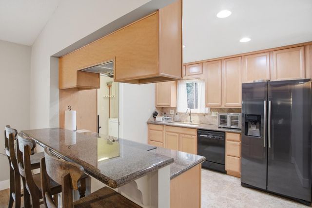 1217 Lillian Dr, Modesto, CA 95355