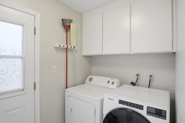 1217 Lillian Dr, Modesto, CA 95355