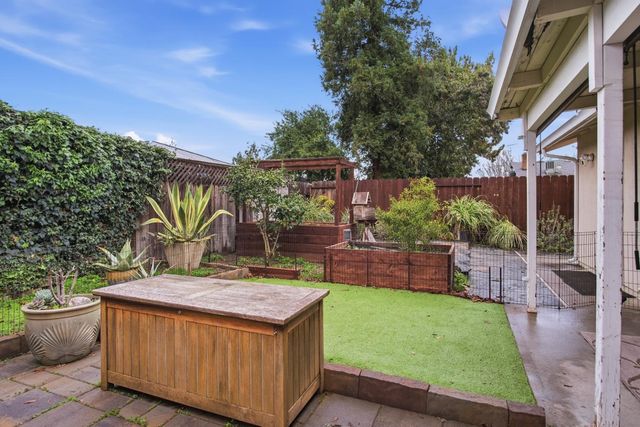 1217 Lillian Dr, Modesto, CA 95355