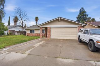 1217 Lillian Dr, Modesto, CA 95355