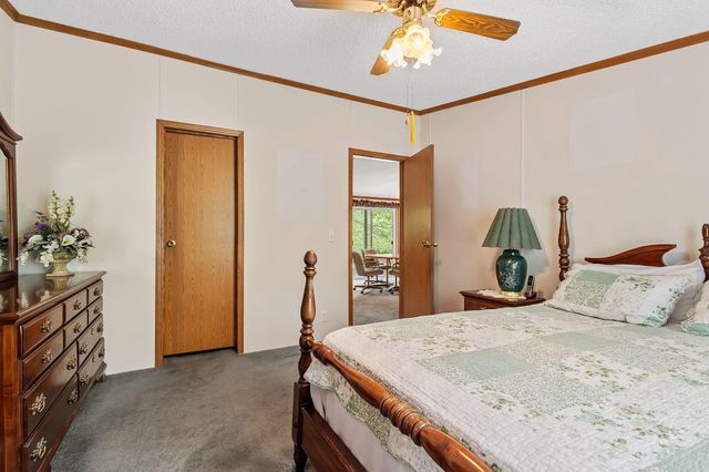 1282 E 950 N, Wheatfield, IN 46392