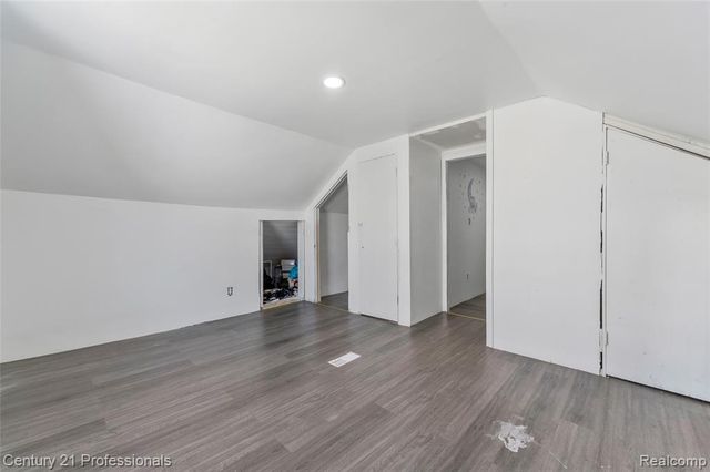 8040 Plainview Avenue, Detroit, MI 48228