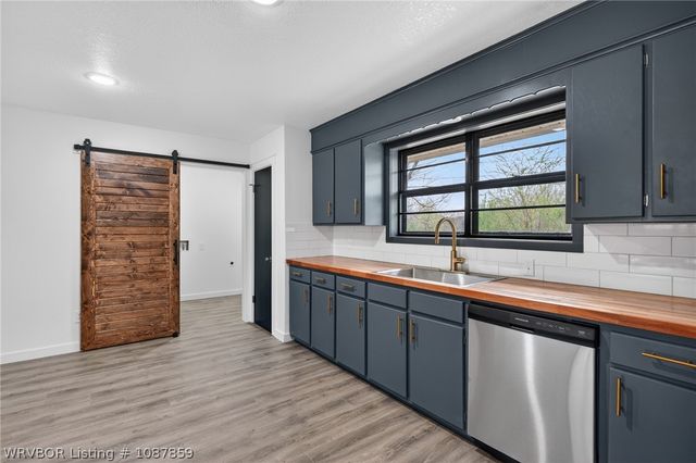 843 Richmond Road, Van Buren, AR 72956